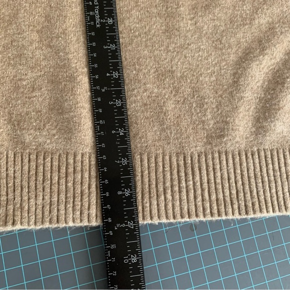 Metric Scoop Neck Short Sleeve Knit Ribbed Hem Top size Medium Viscose Blend - Picture 13 of 13